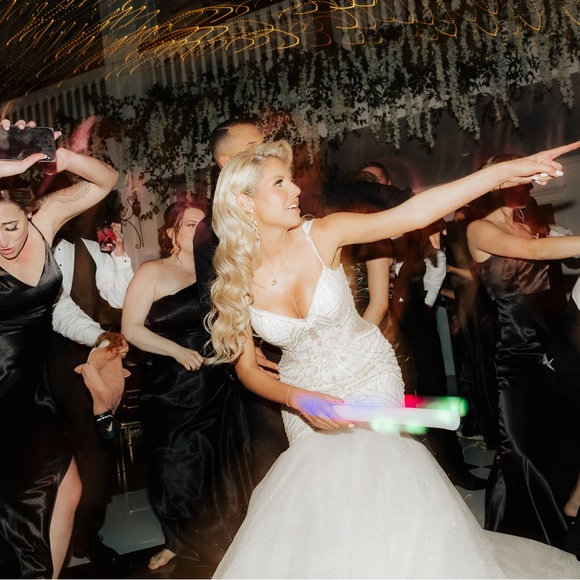 Meet your Posher, Nikki - Picture 1 of 3